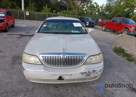 2007 Lincoln Town Car Signature Limited из США, поврежденный, VIN 1LNHM82V27Y637073